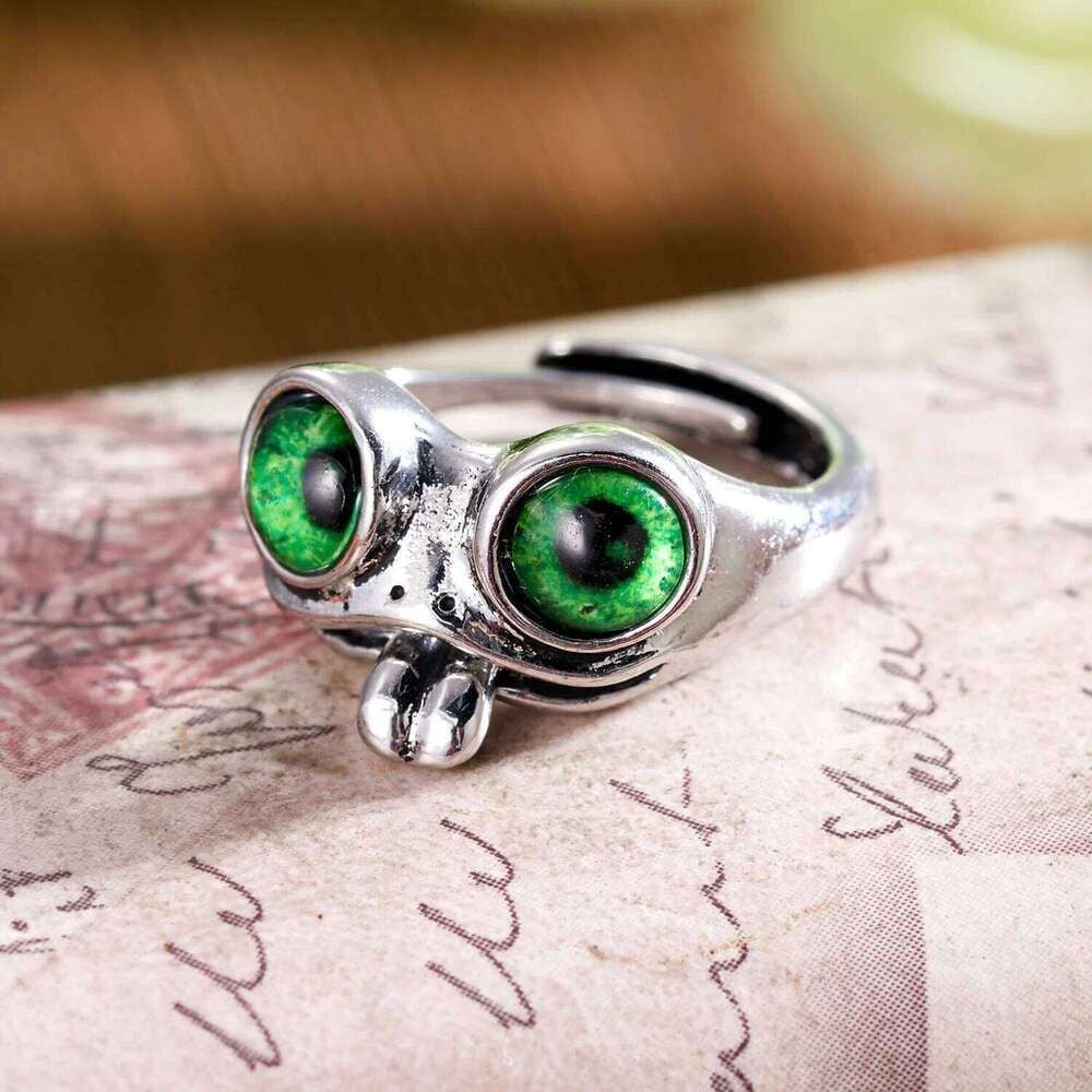 🐸 Movable Tongue Frog Ring – Quirky, Eye-Catching, and Full of Personality