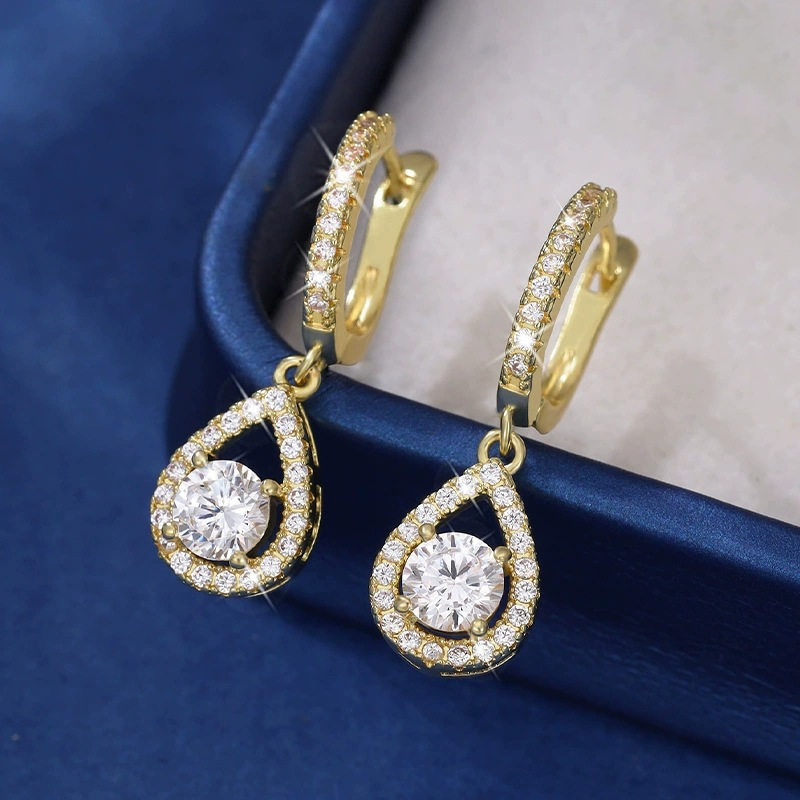 Pure elegance: the touch of glamour you've been looking for! 😍Plump Drop Earrings