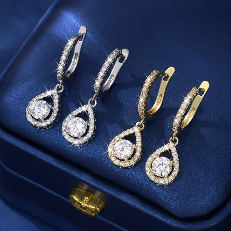 Pure elegance: the touch of glamour you've been looking for! 😍Plump Drop Earrings
