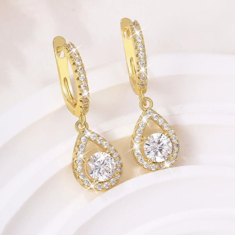 Pure elegance: the touch of glamour you've been looking for! 😍Plump Drop Earrings