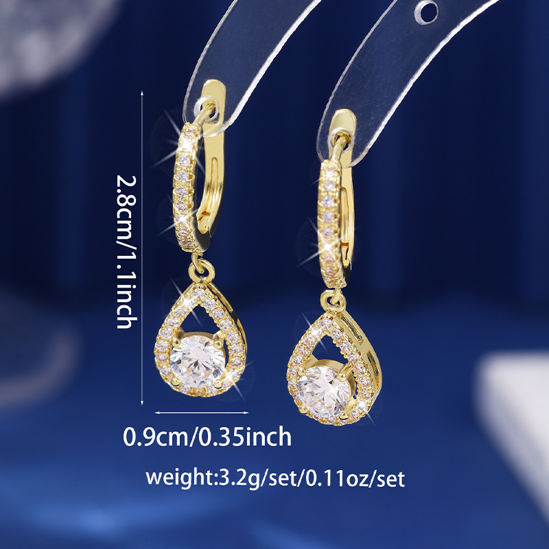 Pure elegance: the touch of glamour you've been looking for! 😍Plump Drop Earrings